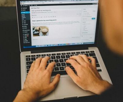 Laptop mit WordPress UI Ansicht